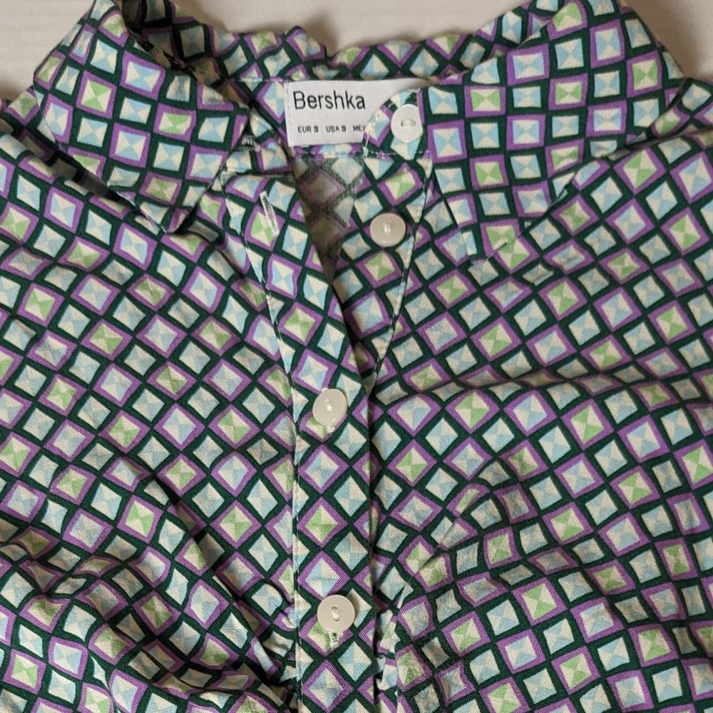 BERSHKA Women's Long Sleeve Button Down Crop Top Blouse Size S  Multi Print - Picture 4 of 6